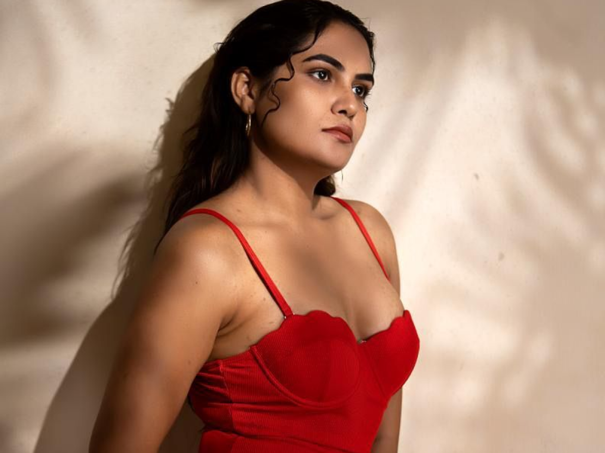 रूपा रायप्पा की हॉट और सेक्सी तस्वीरें — इन बोल्ड लुक्स में वह बेहद सेंसेशनल नजर आ रही हैं। हर तस्वीर में उनका ग्लैमरस अंदाज़ और कॉन्फिडेंट पोज़ फैंस का दिल जीत रहा है। जरूर देखें ये सिज़लिंग फोटोज़ जो इंटरनेट पर तेजी से वायरल हो रही हैं। - Photo Gallery