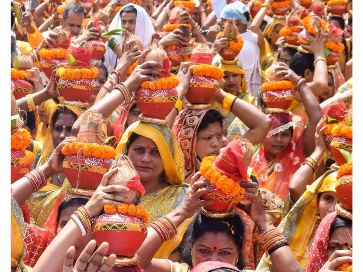 temple-visit-rituals-7-this-things-to-mind-before-going-to-the-temple-god-blessing-you Temple Visit Rituals: मंदिर में प्रवेश से पहले इन 7 बातों का रखें खास ख्याल - Photo Gallery