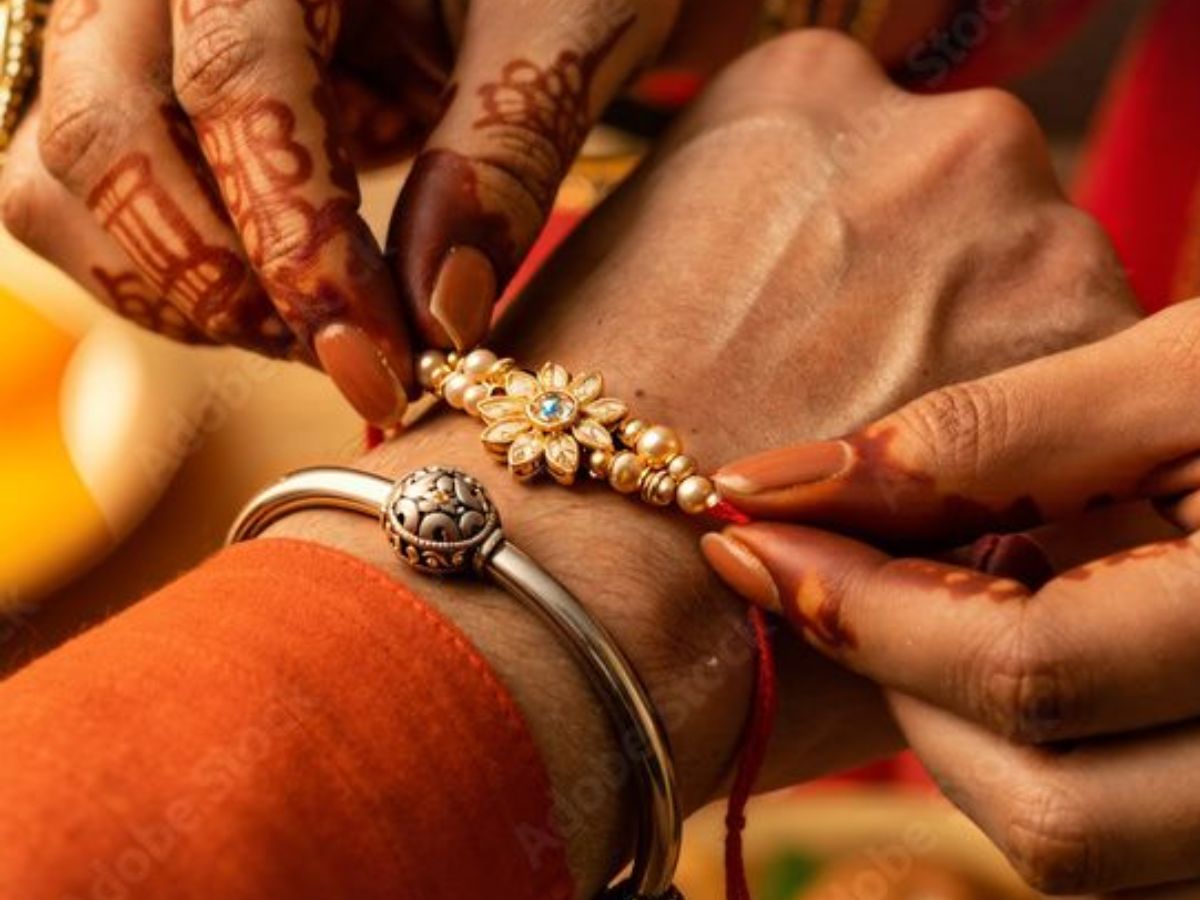 "Buy and sell indigenous products, necessary for Atmanirbhar Bharat": Delhi CM