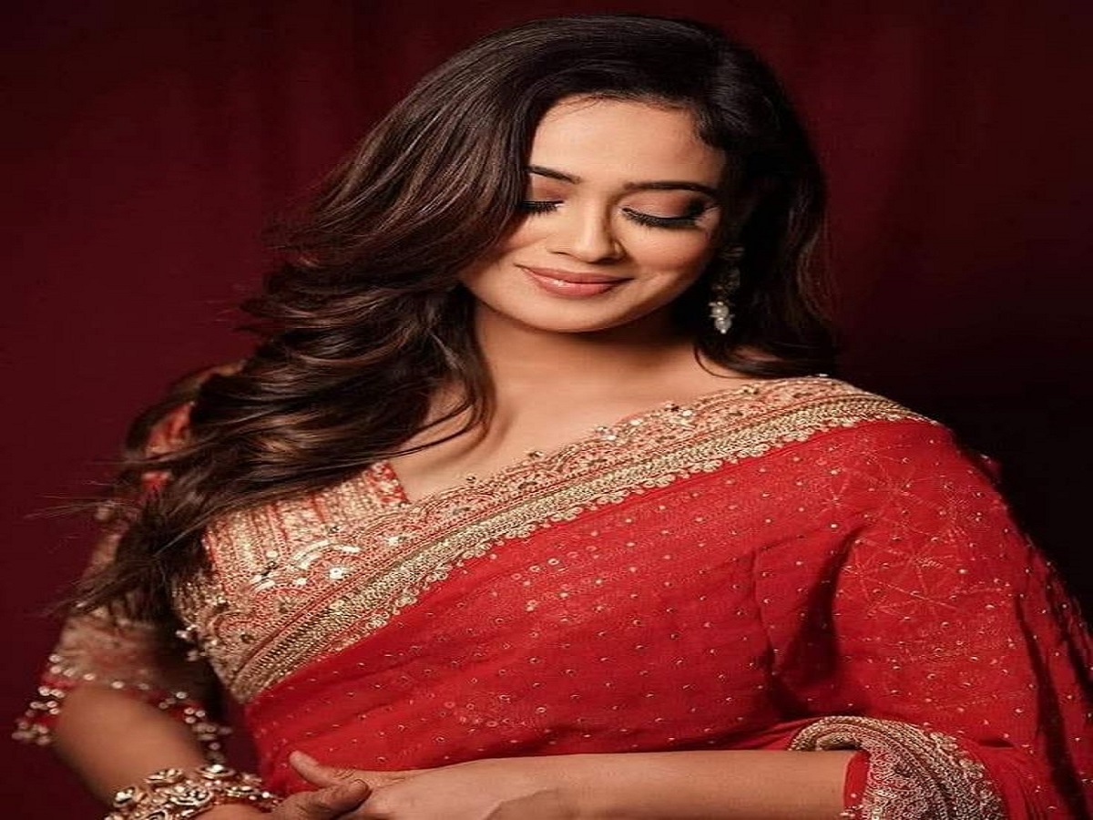 top-6-bollywwod-women-who-strugged-for-live-a-happy-and-peaceful-life Top 6 Bollywood Single Mother: आप भी जानें उन प्रेरणादायक सिंगल मदर्स के बारे में जिन्होंने अपनी मेहनत से बॉलीवुड मे सफलता पाई - Photo Gallery