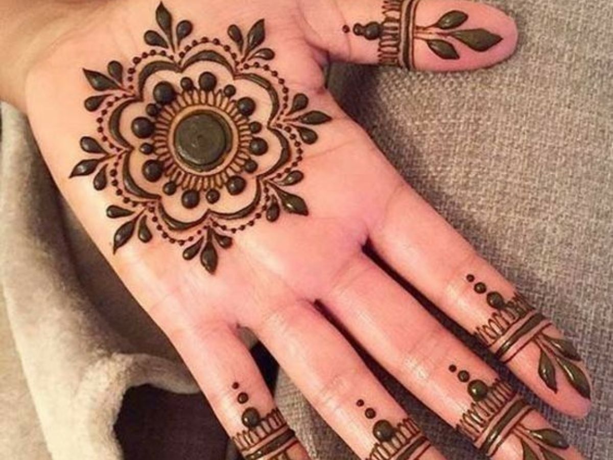 Raksha bandhan 2025: Pinterest inspired मेंहदी डिजाइंस जो इस रक्षा बंधन ज़रूर ट्राय करे। - Photo Gallery