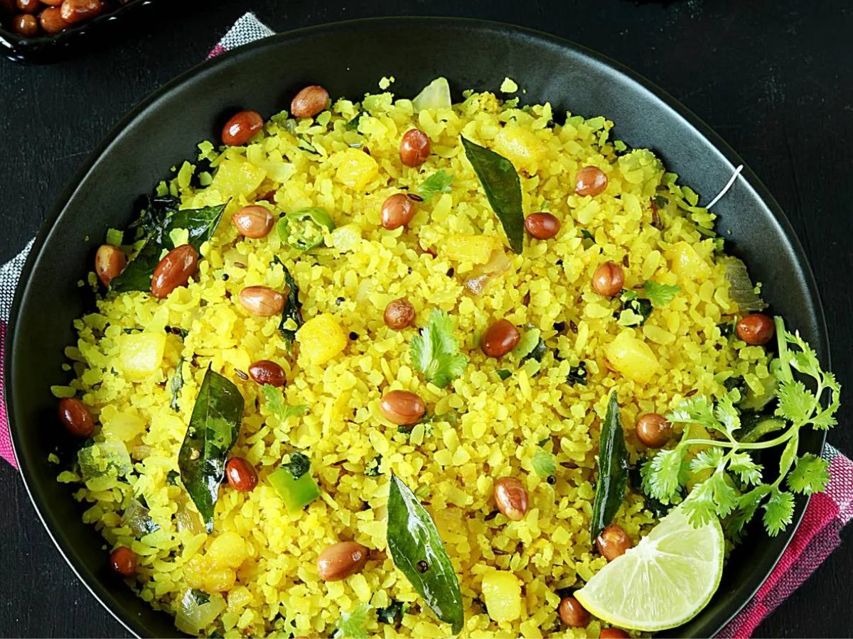 Poha vs Chilla: कौनसा है हेल्दी ब्रेकफास्ट का असली बादशाह? जानिए सही विकल्प - Photo Gallery