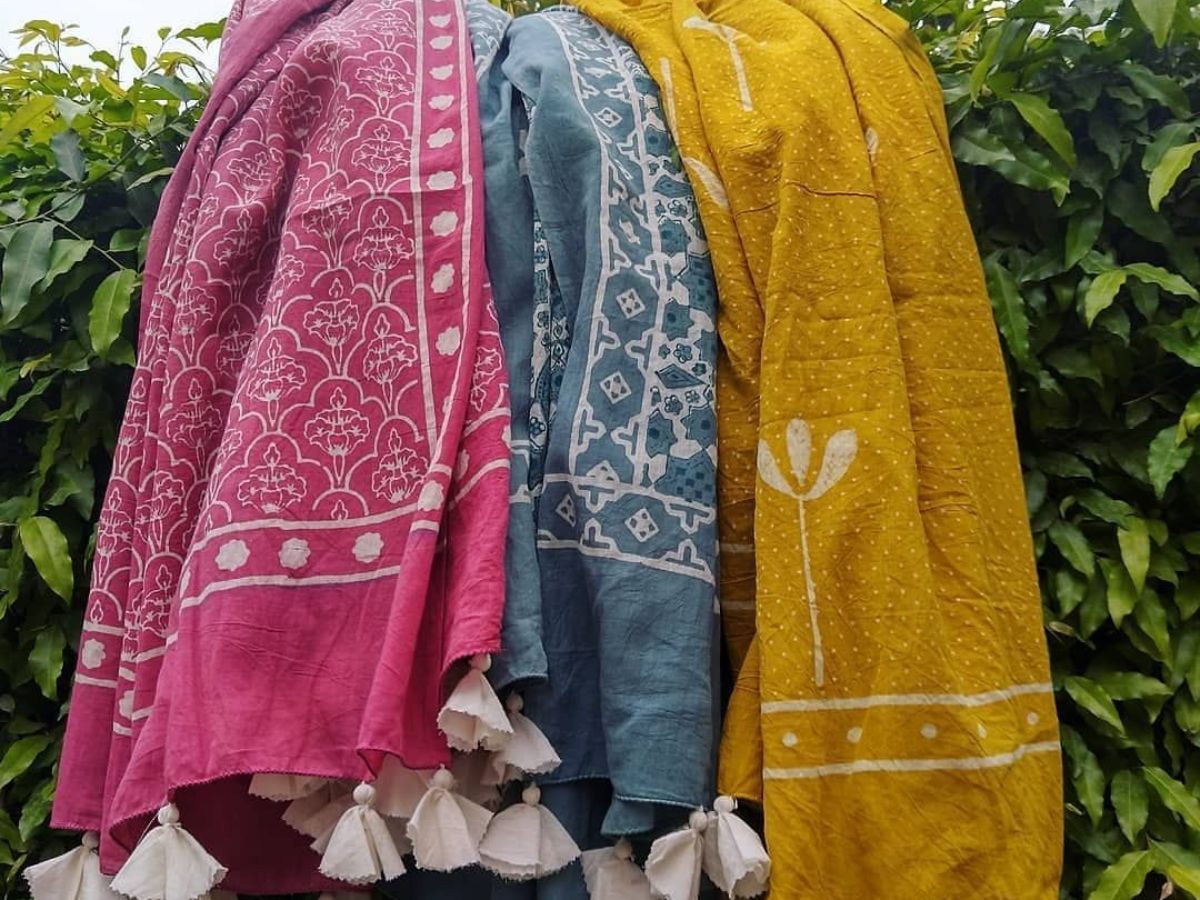 Monsoon tips 2025: बारिश के मौसम में हर महिला के बैग में होने चाहिए ये इमरजेंसी आइटम्स। - Photo Gallery