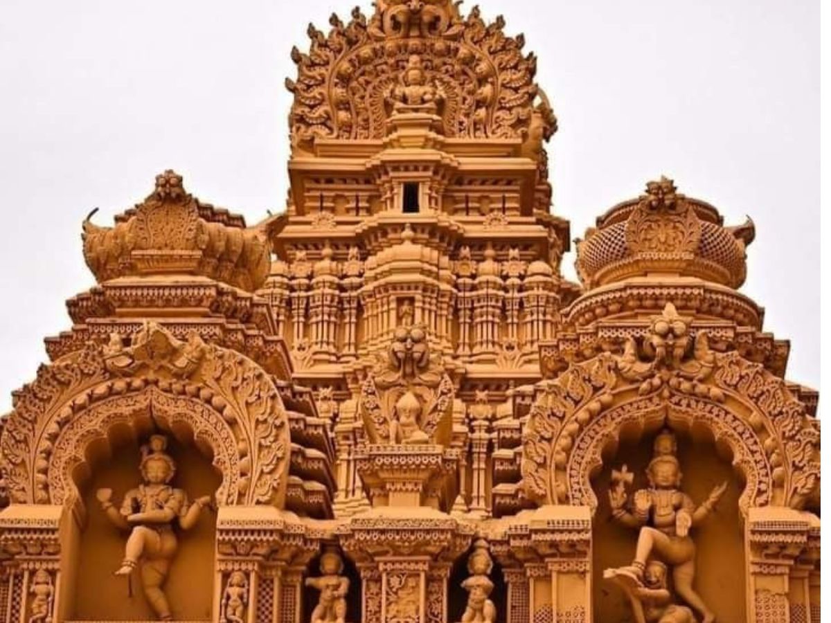 temple-visit-rituals-7-this-things-to-mind-before-going-to-the-temple-god-blessing-you Temple Visit Rituals: मंदिर में प्रवेश से पहले इन 7 बातों का रखें खास ख्याल - Photo Gallery