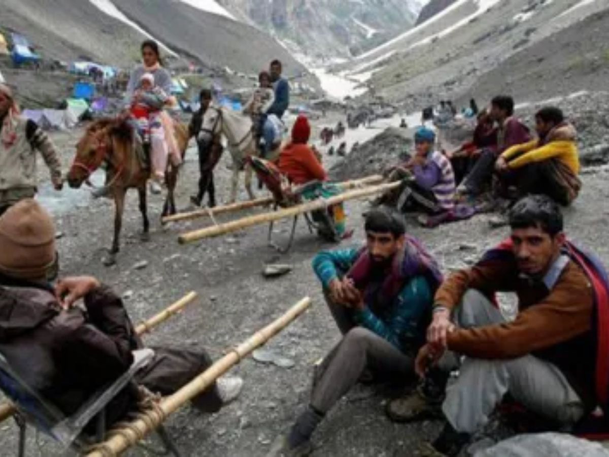 Amarnath yatra 2025: 24 घंटे के लिए अमरनाथ यात्रा को किया गया स्थगित, 8 लोग घायल। - Photo Gallery