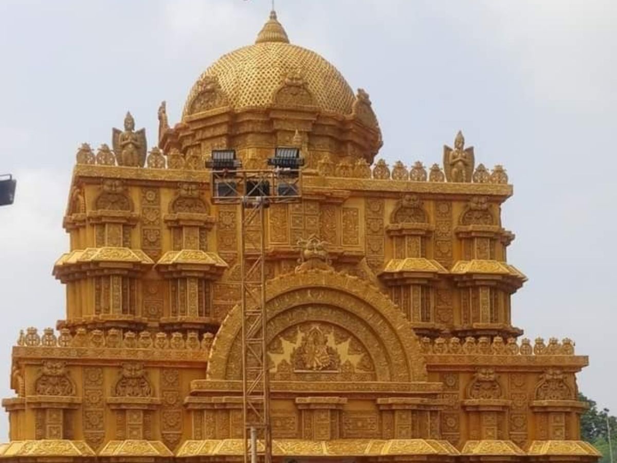 temple-visit-rituals-7-this-things-to-mind-before-going-to-the-temple-god-blessing-you Temple Visit Rituals: मंदिर में प्रवेश से पहले इन 7 बातों का रखें खास ख्याल - Photo Gallery