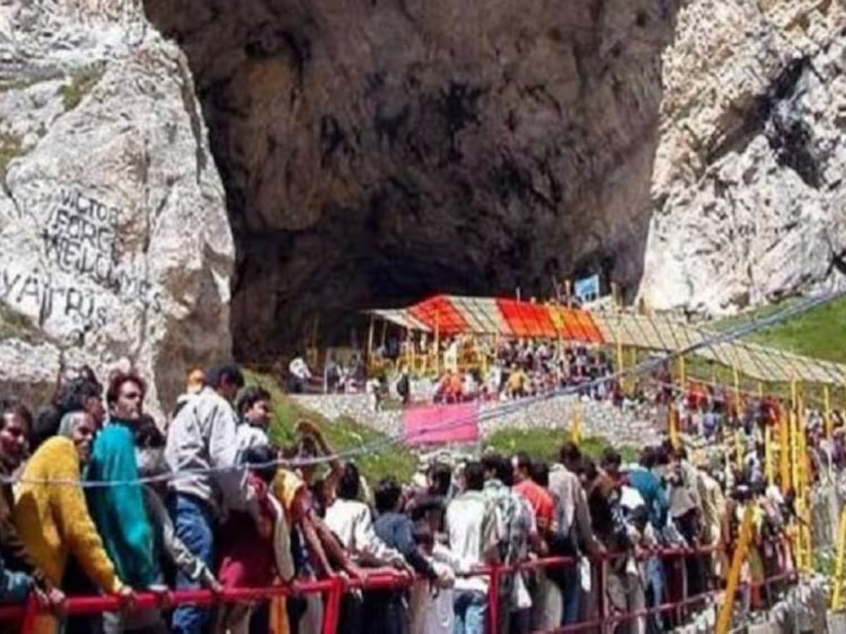 Amarnath yatra 2025: 24 घंटे के लिए अमरनाथ यात्रा को किया गया स्थगित, 8 लोग घायल। - Photo Gallery