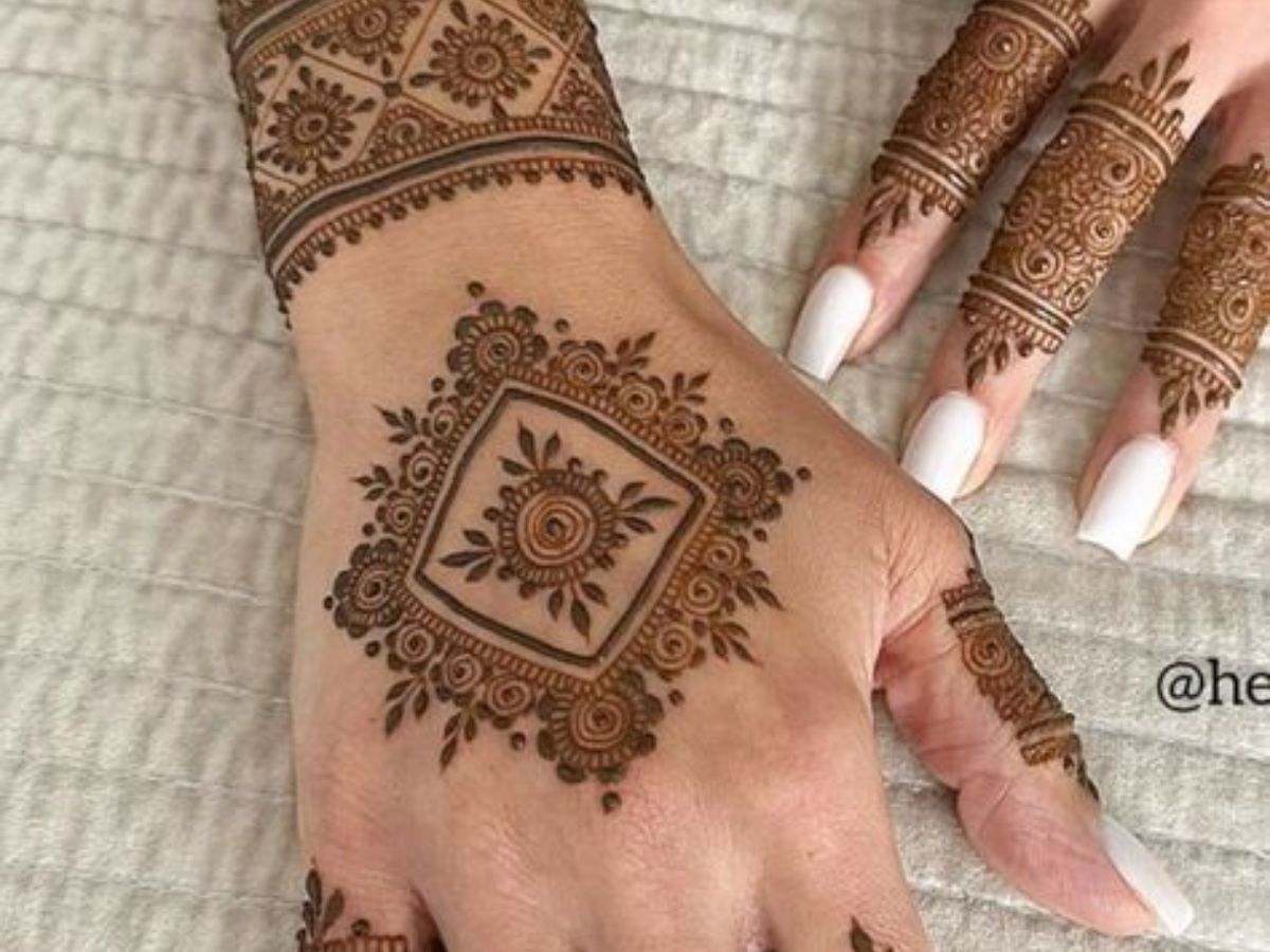 Raksha bandhan 2025: Pinterest inspired मेंहदी डिजाइंस जो इस रक्षा बंधन ज़रूर ट्राय करे। - Photo Gallery