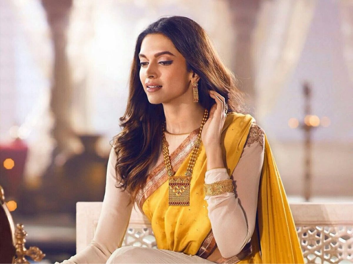 आप भी करे इस रक्षाबंधन पर अपनी फेवरेट एक्ट्रेस जैसा लुक ट्राय - Photo Gallery