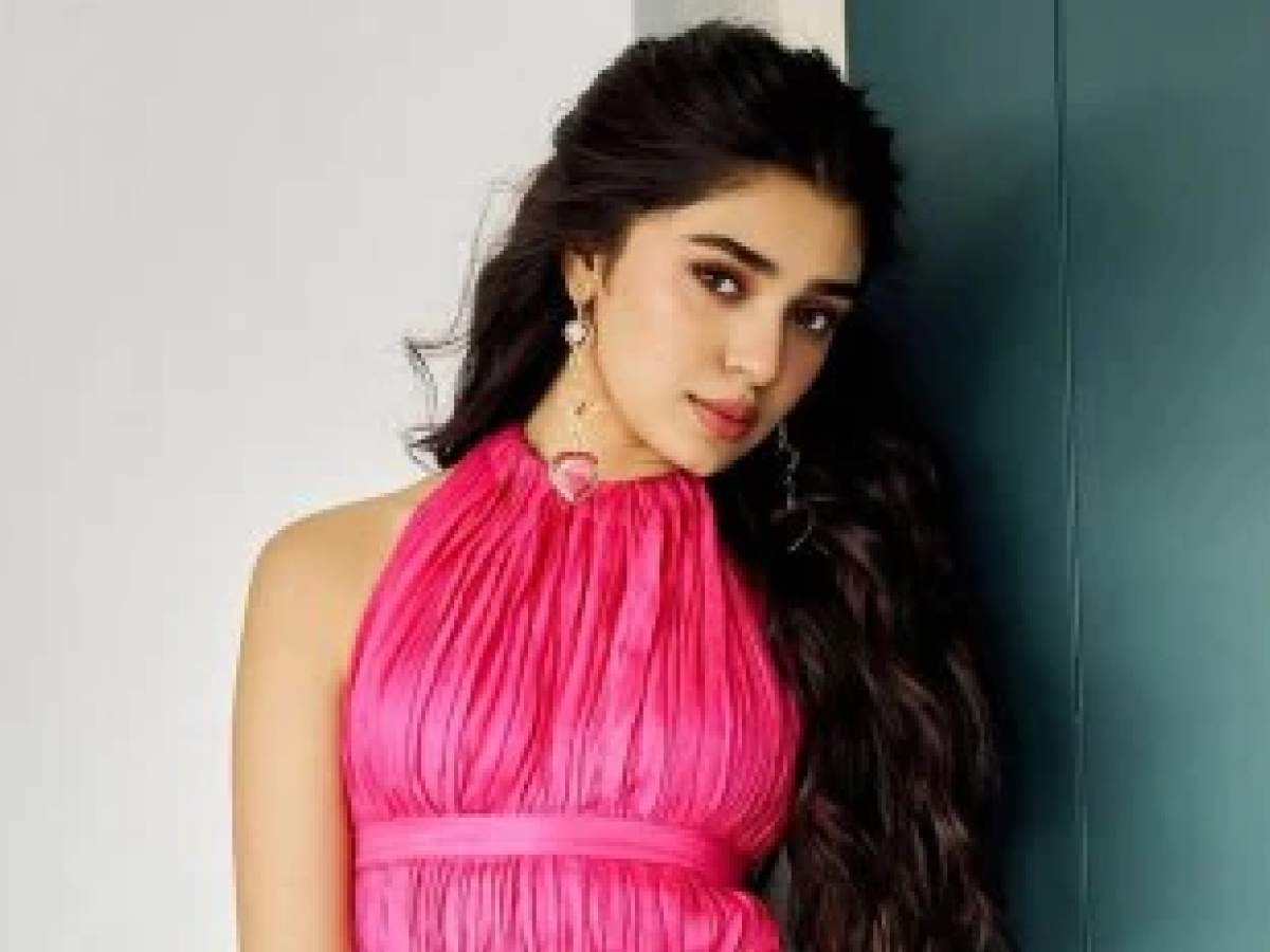 कीर्ति शेट्टी की सेक्सी हॉट तस्वीरें कीर्ति शेट्टी ने इन तस्वीरों में अपने मासूम लेकिन हॉट और सेक्सी लुक से दिल पिघला दिया - Photo Gallery