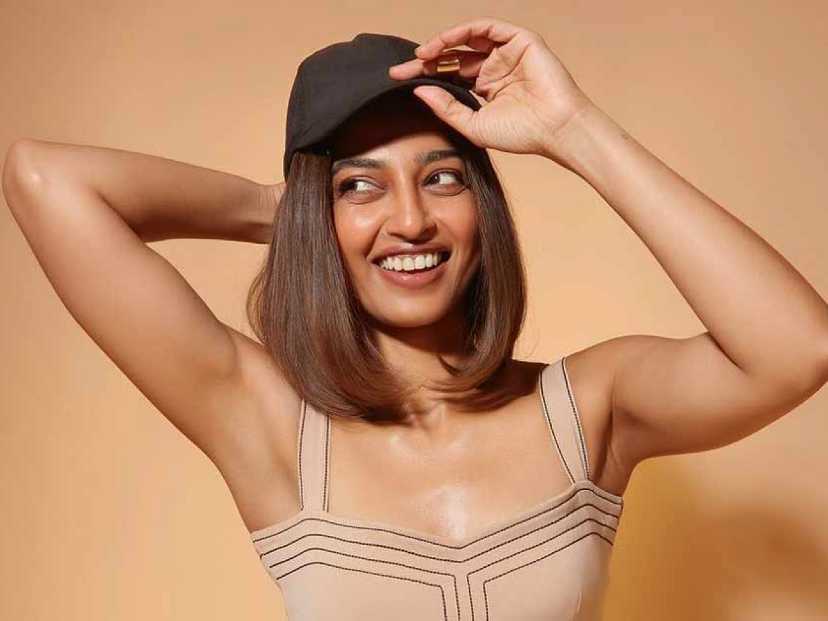 राधिका आप्टे की सेक्सी हॉट तस्वीरें राधिका आप्टे ने अपने बोल्ड हॉट और सेक्सी फोटोशूट से दिया दमदार बयान - Photo Gallery