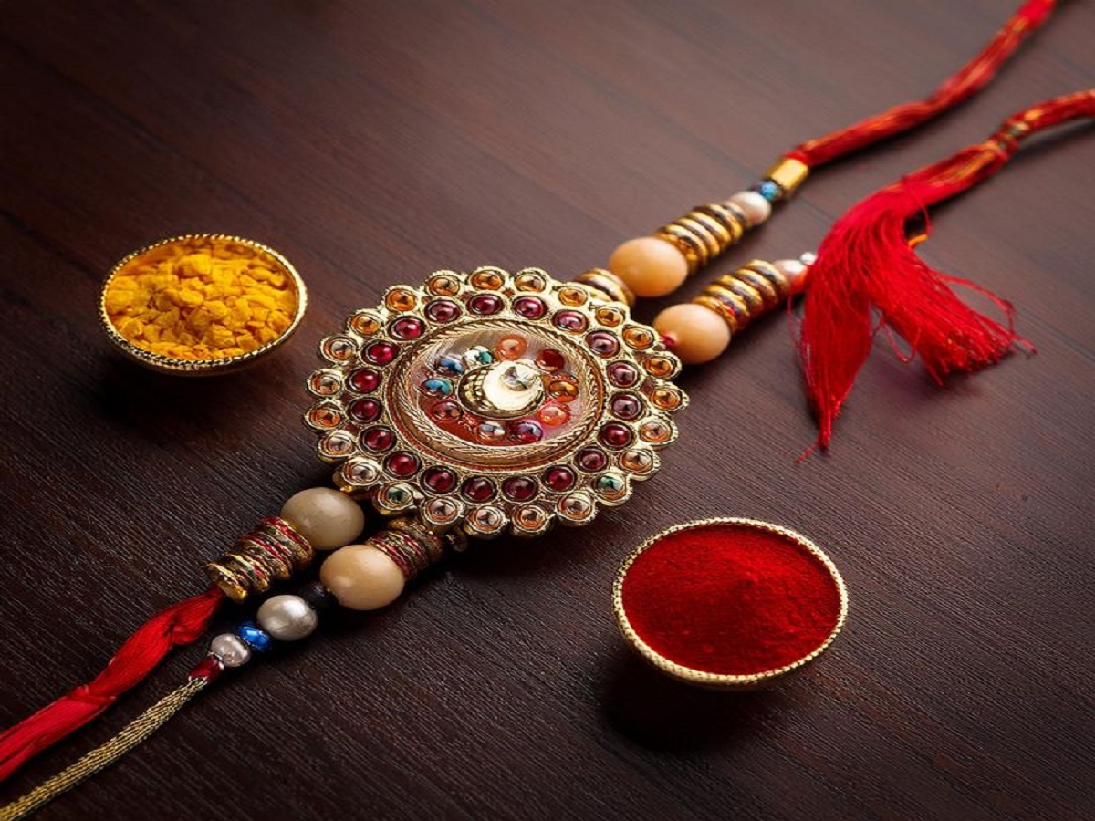 Raksha Bandhan 2025: रक्षाबंधन पर बहन करें ये 5 काम, खुल जाएंगे भाई की किस्मत के सारे दरवाजे - Photo Gallery