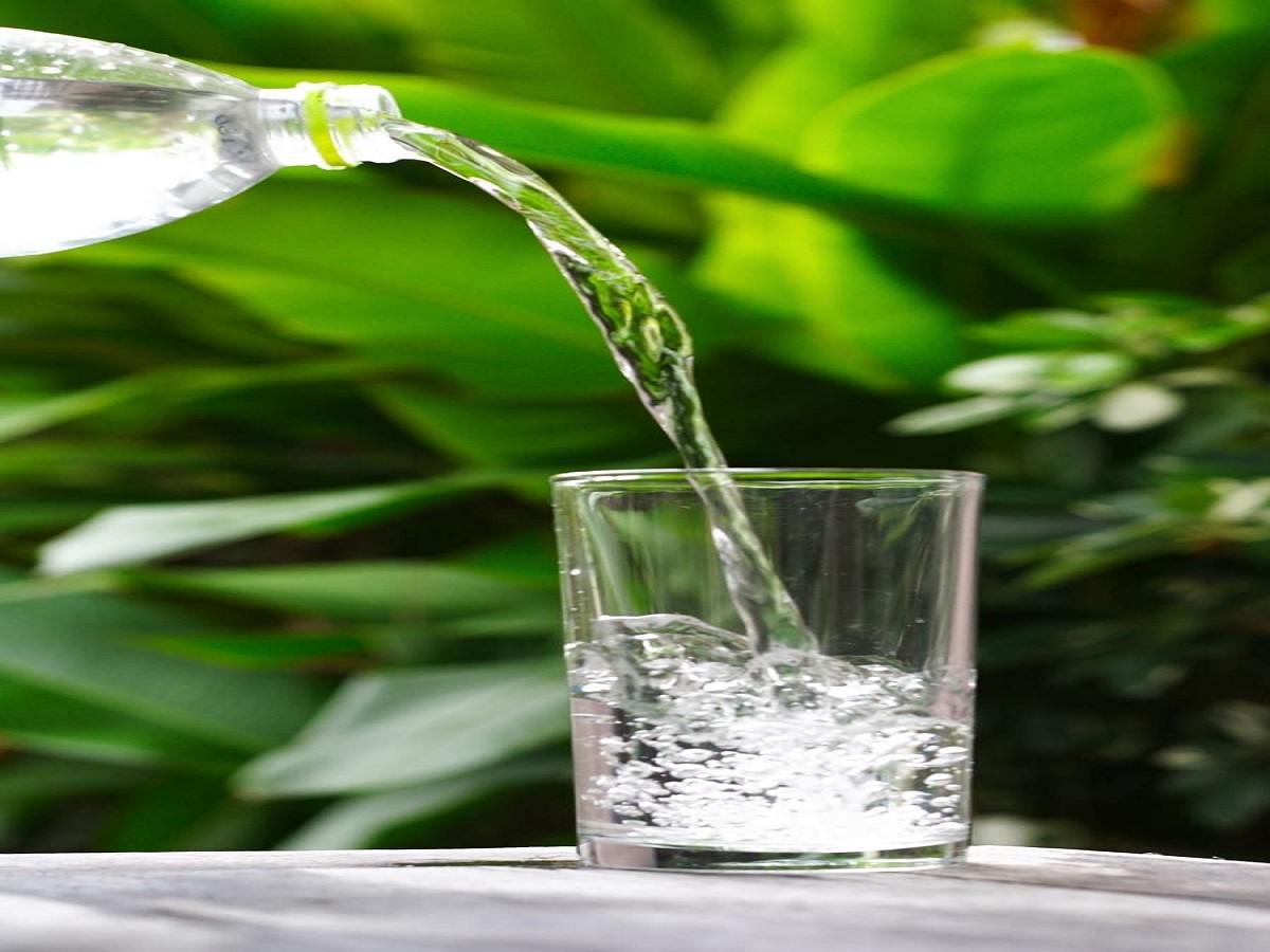 Increase Water Intake: जानें दिन भर में ज्यादा पानी पीने के जाने ये कुछ असरदार उपाय - Photo Gallery