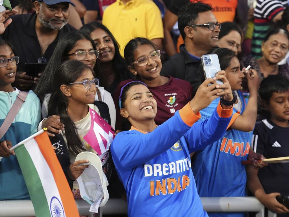 भारत की महिला टीम ने इंग्लैंड के खिलाफ पहली बार टी20 सीरीज जीत दर्ज कर रच दिया इतिहास - Photo Gallery