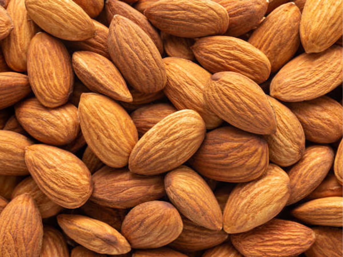 Summers 2025: इस गर्मी खाये ये dry fruits जो रखे आपकी बॉडी को कूल। - Photo Gallery