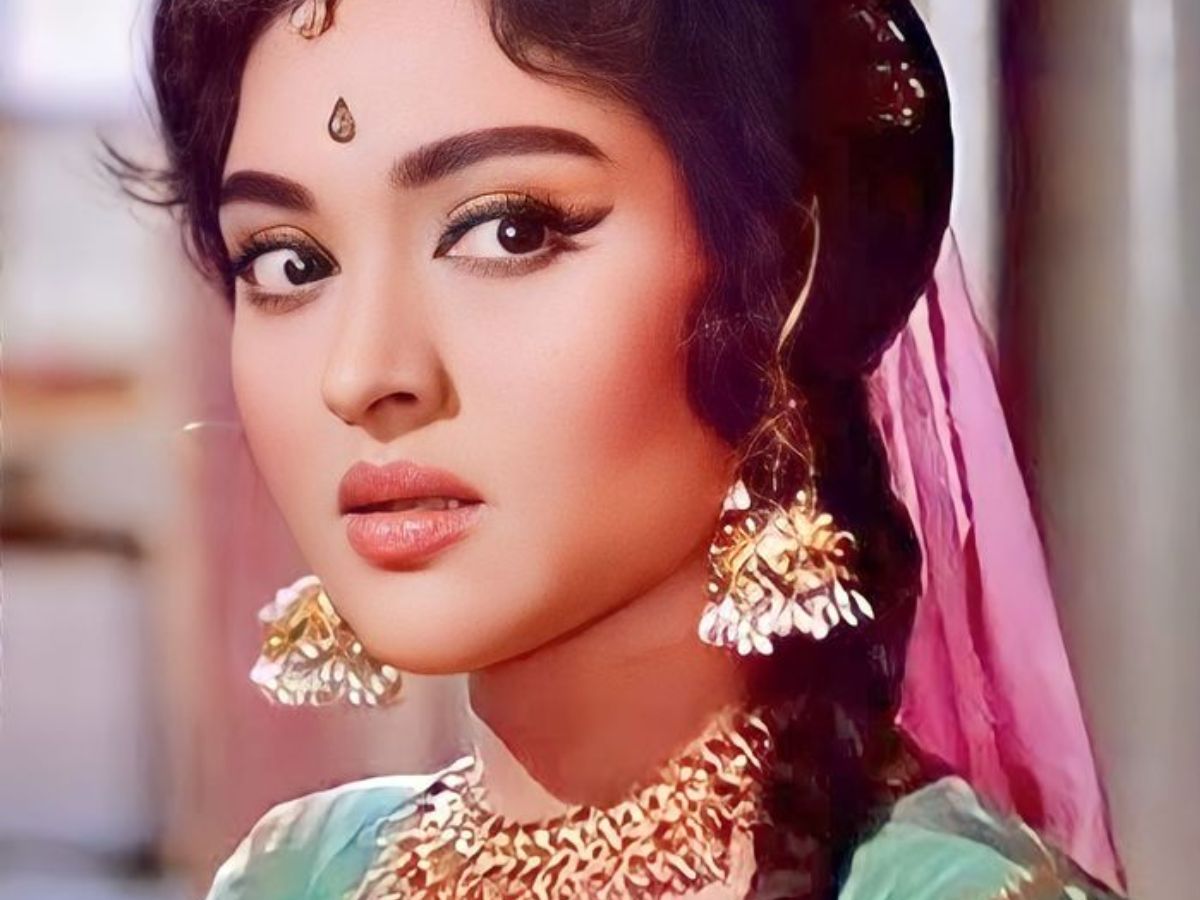 from-madhubala-to-vaijayanti-mala-these-actresses-captured-everyones-hearts-with-their-innocence-and-beauty मधुबाला से लेकर वैजयन्ती माला तक, इन एक्ट्रेस ने मासूमियत से किया सबके दिलों पर राज - Photo Gallery