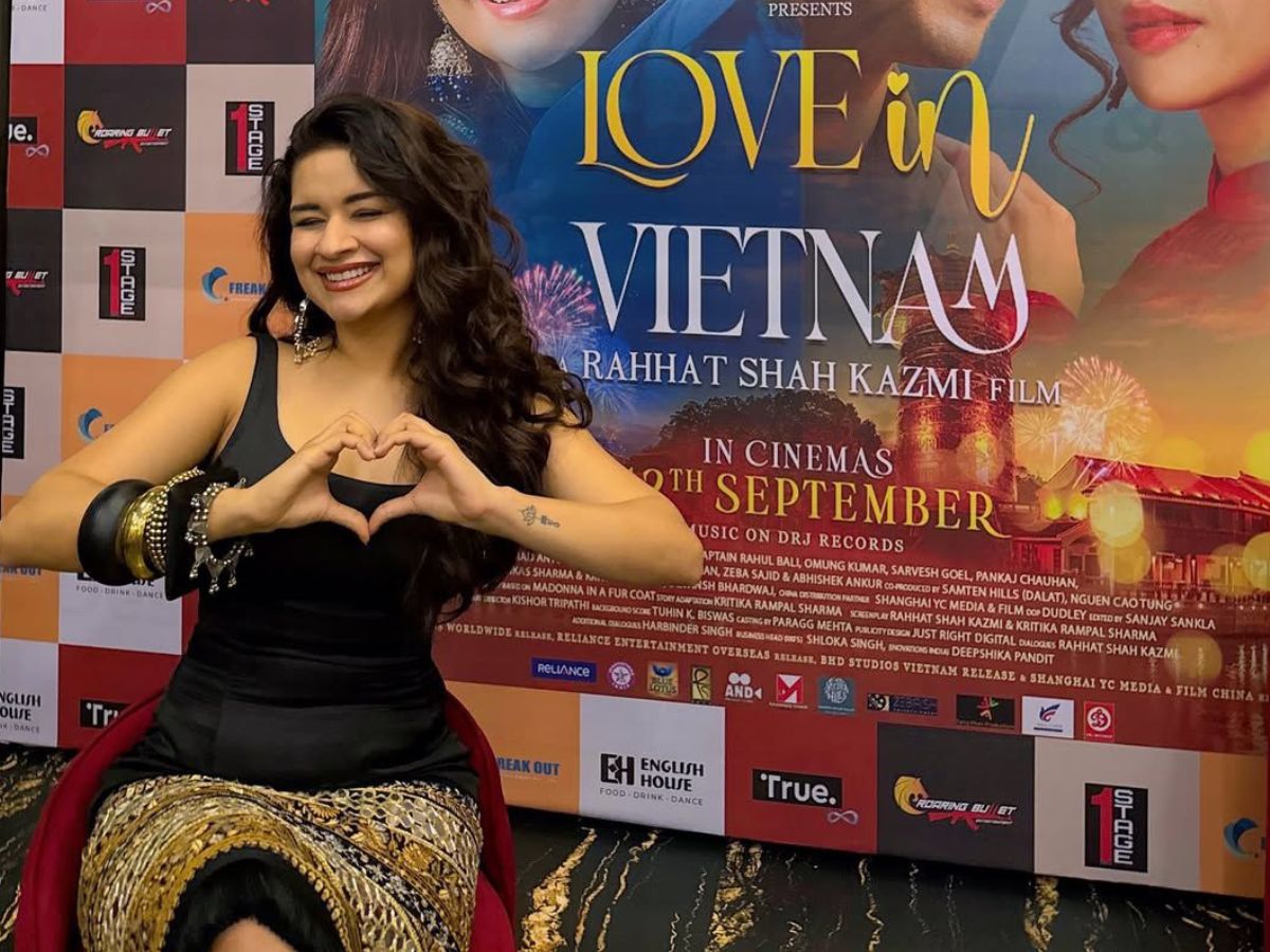 Virat Kohli के एक लाइक से Avneet Kaur बनी सेंटर ऑफ अट्रैक्शन, क्या ये थी इंस्टाग्राम की गलती या था किस्मत का खेल ?