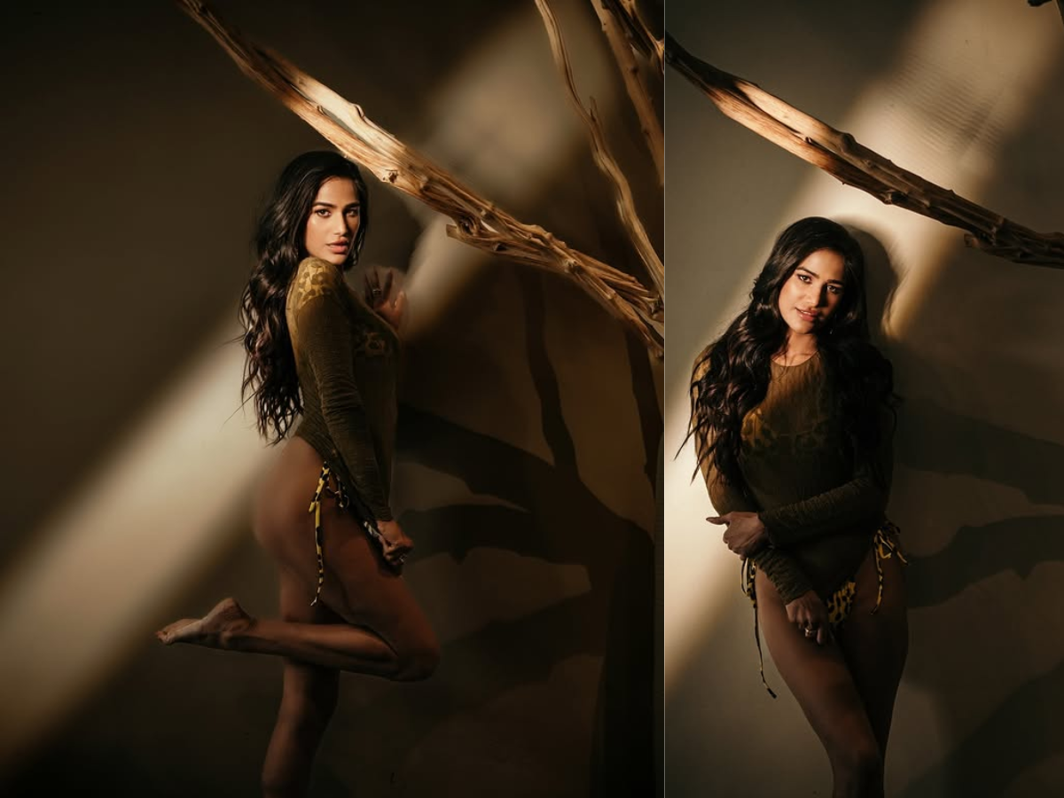 Poonam Pandey showed her bold look in a golden shimmery bikini - Photo Gallery