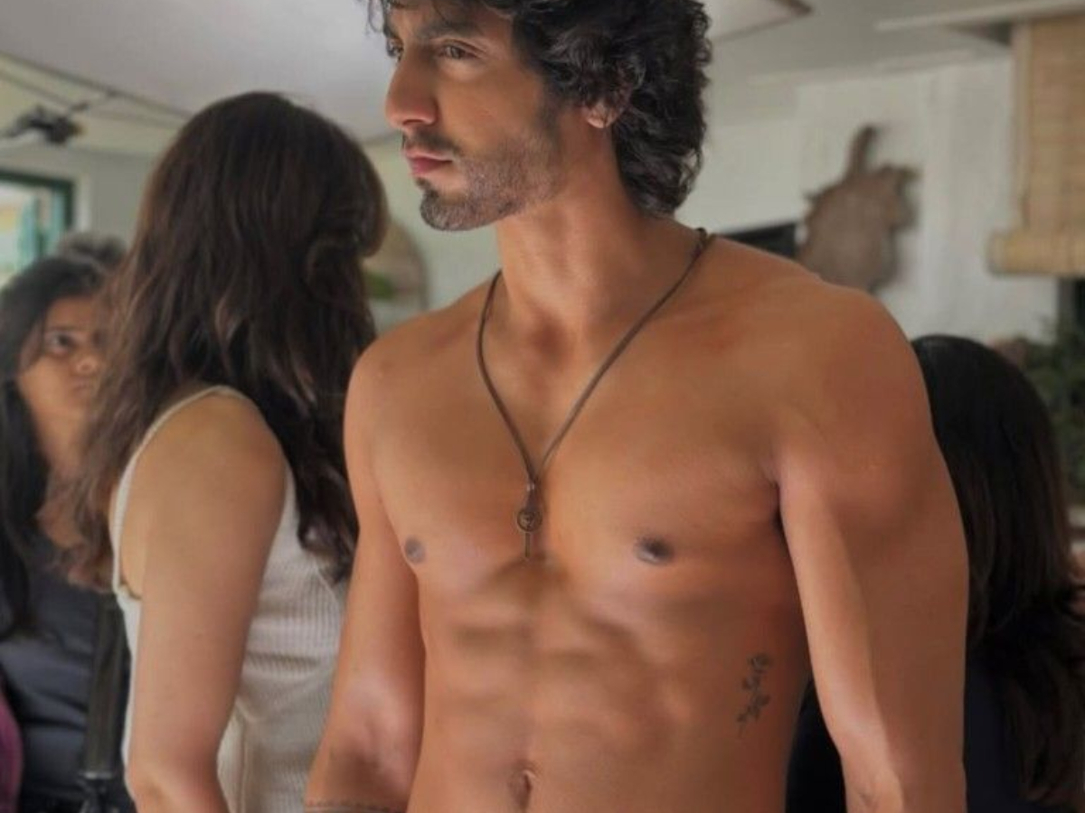 टॉप 6 Gen-Z Bollywood Actors जिनहोंने किया तगड़ा “ट्रांसफॉर्मेशन”, Sexy बॉड़ी देख आंखें रह जाएंगी खुली की खुली, वेदांग रैना से लेकर ईशान खट्टर हैं शामिल - Photo Gallery