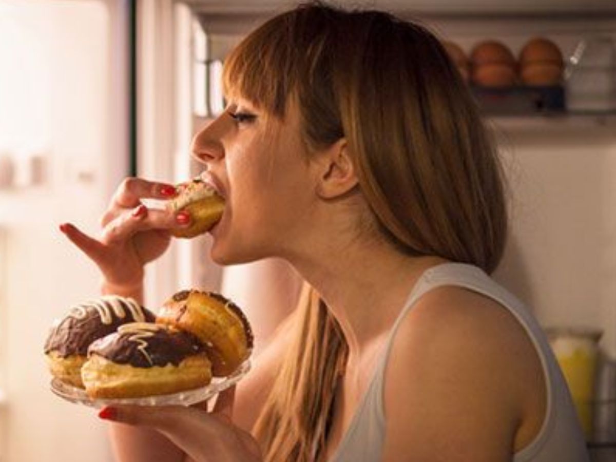 unhealthy-lifestyle-choices-that-put-your-heart-in-danger Avoid sugar and junk food - Photo Gallery