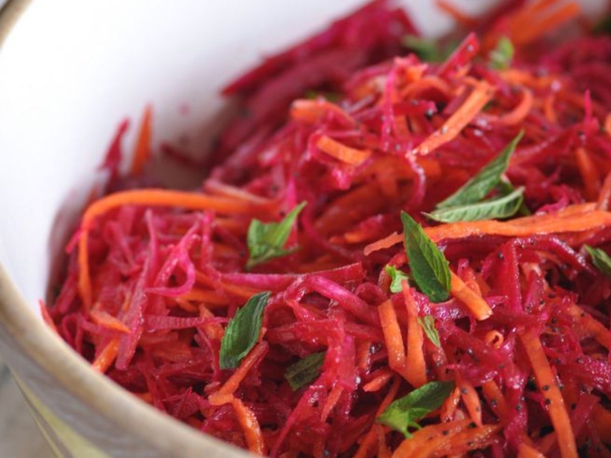 turn-your-parathas-into-healthy-meal-with-these-perfect-and-fibre-rich-stuffing-ideas Beetroot और Sweetcorn से बनाएं ये स्वादिष्ट पराठे! पेट भरेगा लेकिन मन नहीं - Photo Gallery