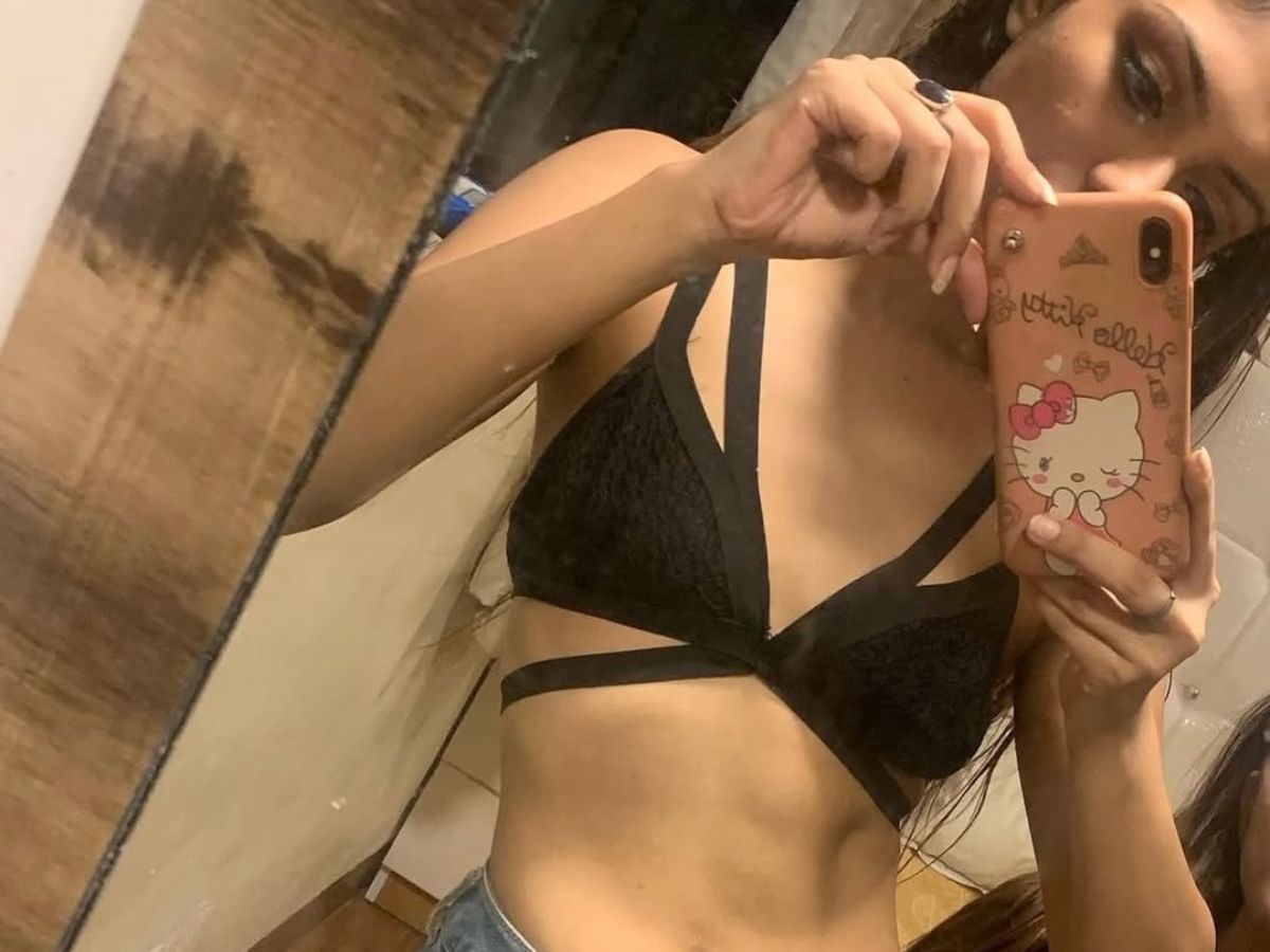 Khushi Mukherjee की इन Hot Pics ने लगाई इंस्टाग्राम पर आग – Fans हो गए दीवाने! - Photo Gallery
