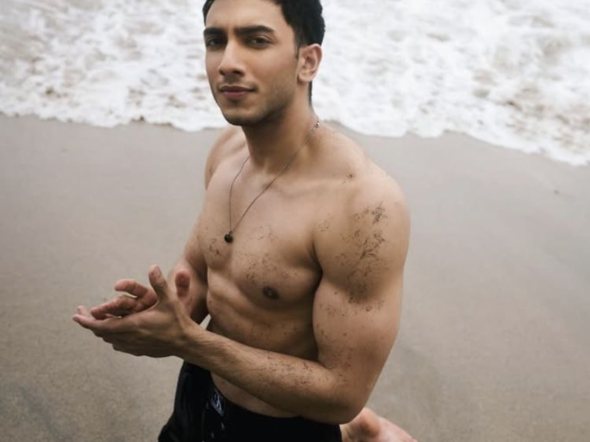 टॉप 6 Gen-Z Bollywood Actors जिनहोंने किया तगड़ा “ट्रांसफॉर्मेशन”, Sexy बॉड़ी देख आंखें रह जाएंगी खुली की खुली, वेदांग रैना से लेकर ईशान खट्टर हैं शामिल - Photo Gallery