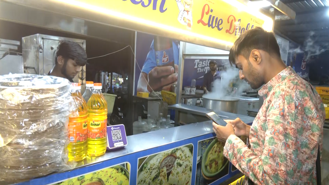 Food stalls allowed to remain open till early morning in Gujarat during Navratri; vendors hail government move