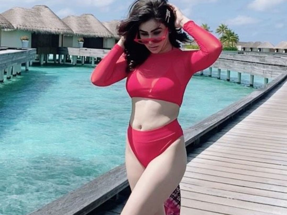 entertainment-news-instagram-sensation-kangana-sharma-bold-outfits-and-bikini-looks-going-viral-all-over-the-internet Kangana Sharma ने दिखाया अपना रेड हॉट अंदाज और अपनी सेक्सी अदाओ से लगाई इंटरनेट पर आग - Photo Gallery