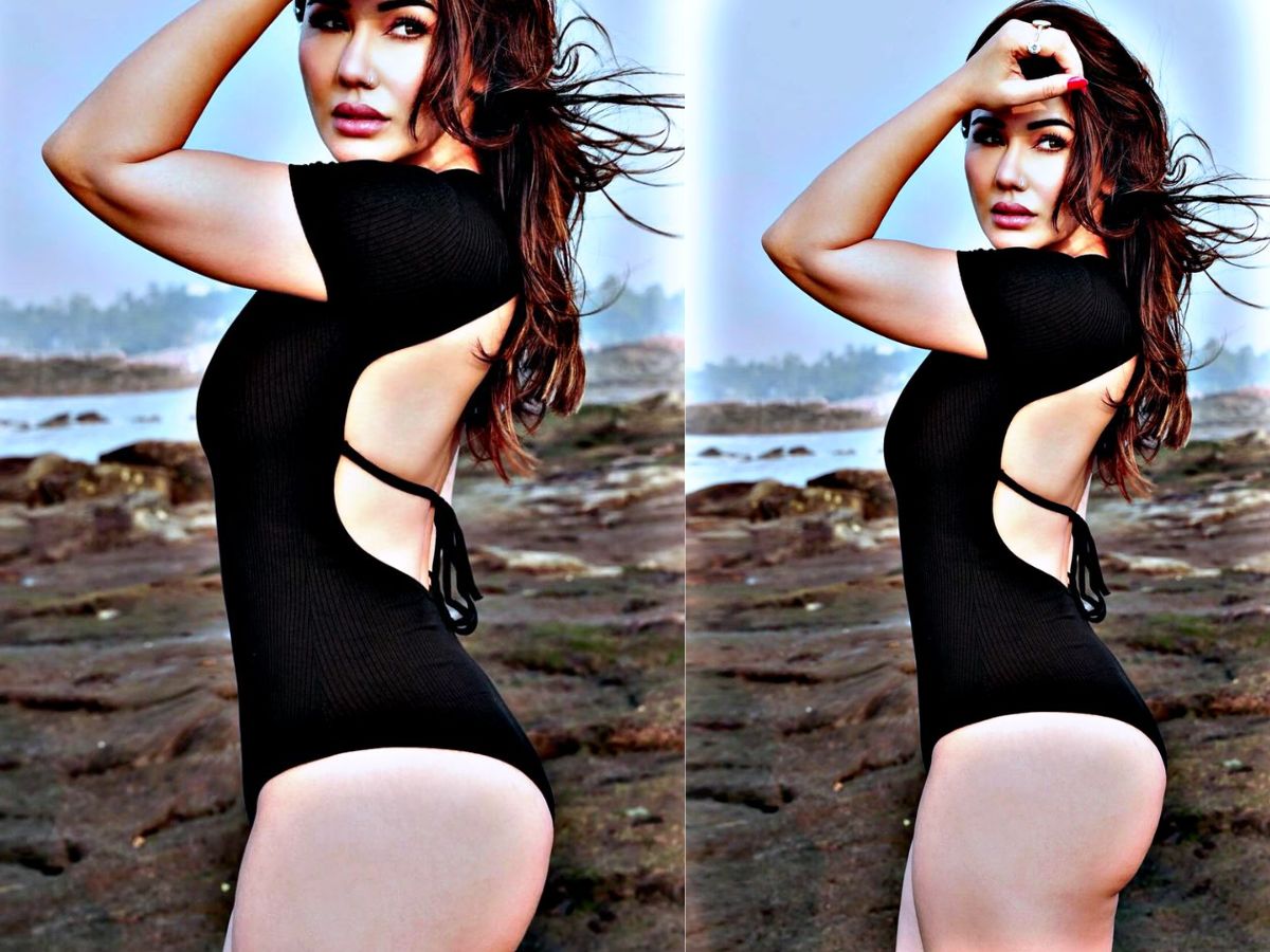 entertainment-news-instagram-sensation-kangana-sharma-bold-outfits-and-bikini-looks-going-viral-all-over-the-internet Kangana Sharma ने दिखाया अपना रेड हॉट अंदाज और अपनी सेक्सी अदाओ से लगाई इंटरनेट पर आग - Photo Gallery