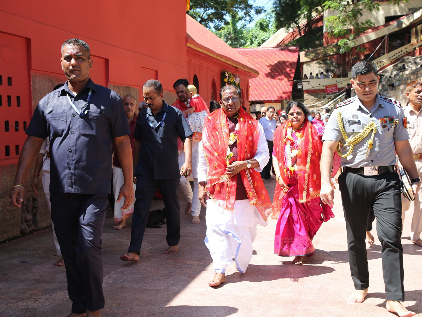 Assam Governor visits Kamakhya temple on Navratri