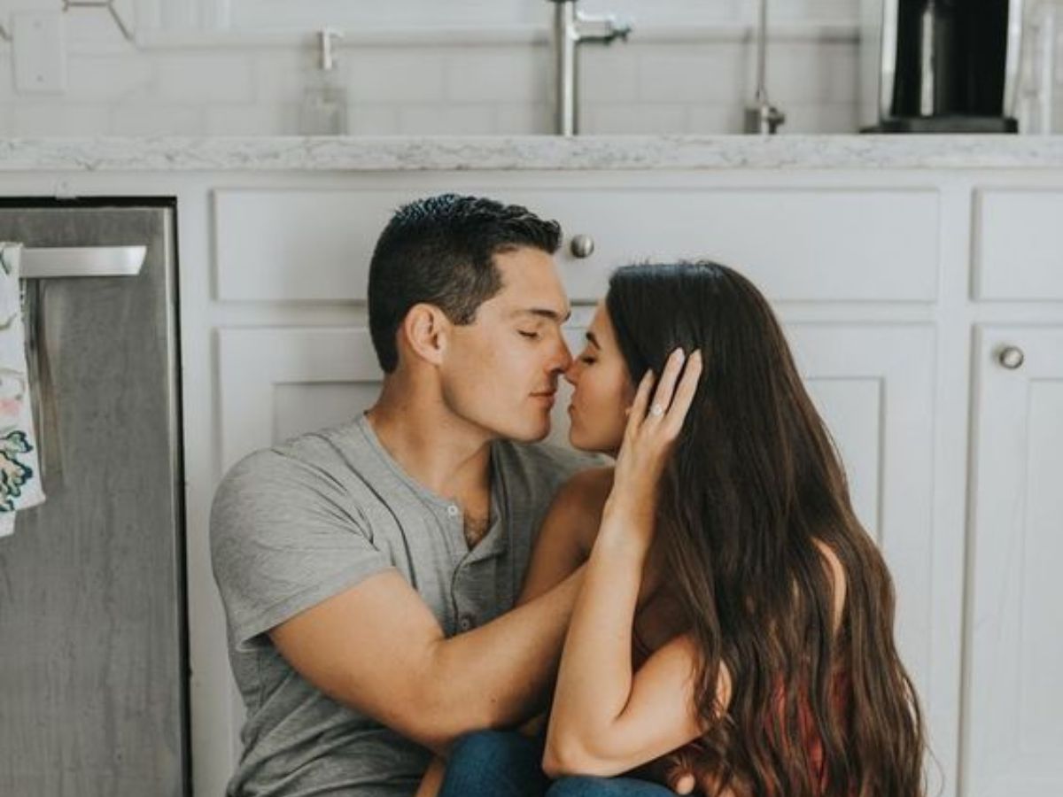 reasons-for-low-sex-drive-in-relationships-and-know-the-impact आपके पार्टनर के रोमांस में आ रही कमी ,जानें सेक्स इच्छा घटने के छिपे कारण जो रिश्तों में ला सकते हैं दरार - Photo Gallery