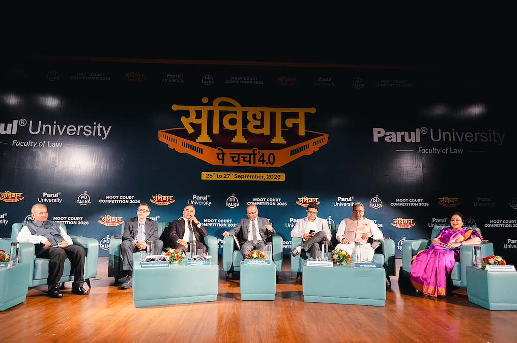 संविधान पे चर्चा 4.0 में पारुल विश्वविद्यालय में विधिज्ञों ने संविधान पर की परिचर्चा